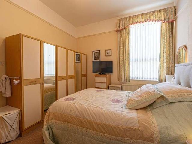 Flat for sale in Porthcawl, Nottage
