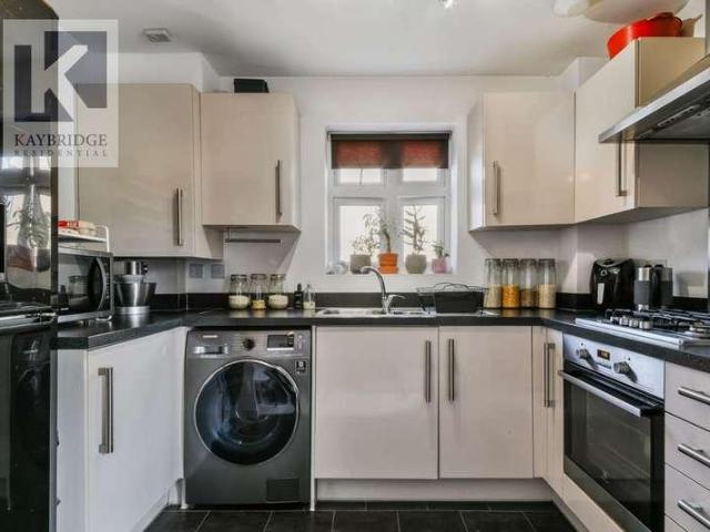 Flat for sale in West Ewell, Ewell