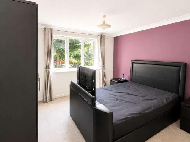 Flat for sale in Navestock Side, Essex