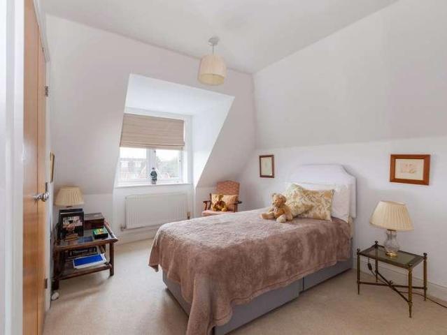 Flat for sale in Bray Wick, Maidenhead
