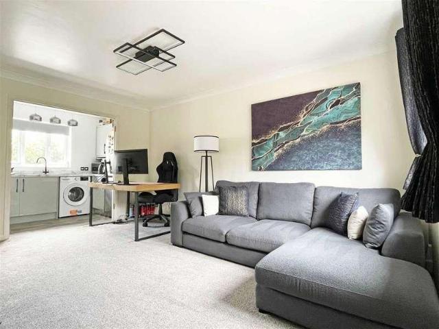 Flat for sale in Chelmsford, Essex