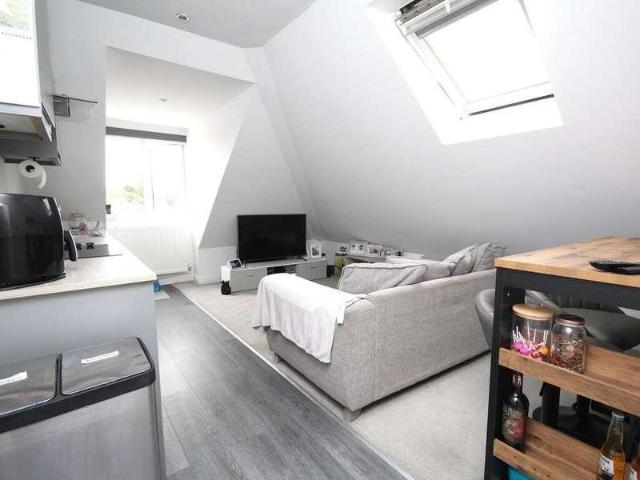 Flat for sale in Oakdale, Poole