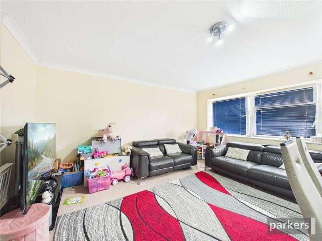 Flat for sale in Battle, Reading