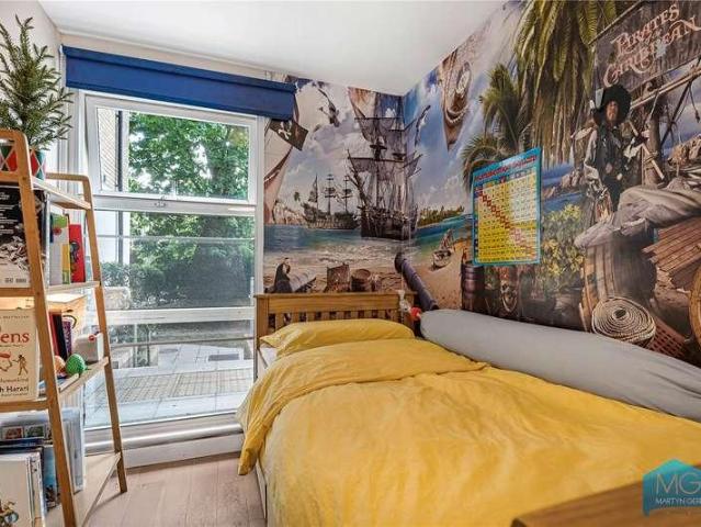 Flat for sale in Islington, Greater London