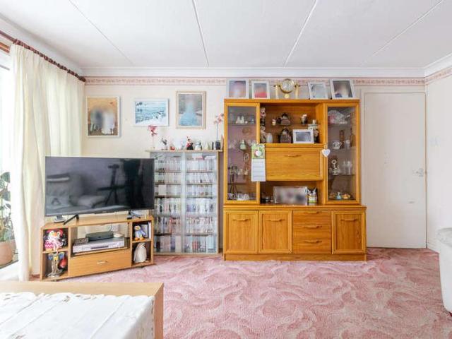 Flat for sale in North Watford, Hertfordshire