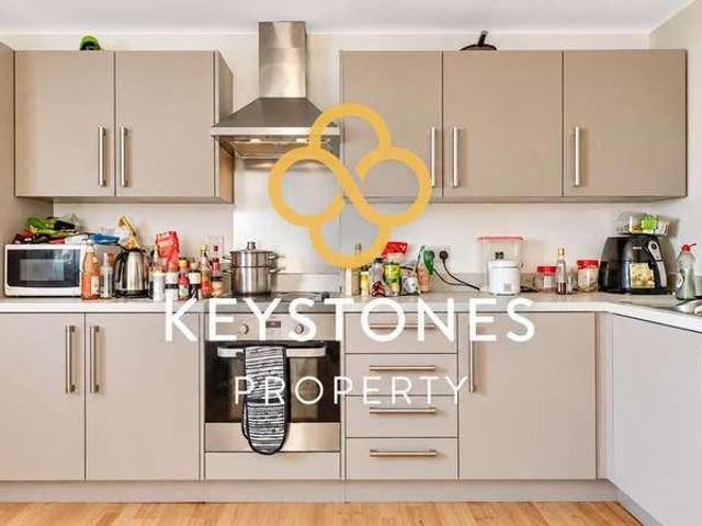 Flat for sale in Hythe, Colchester