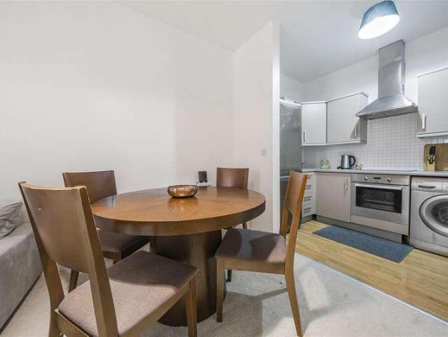 Flat for sale in Windsor, Bray Wick