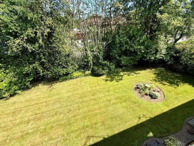 Flat for sale in Solihull, Elmdon Heath