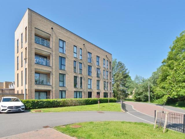 Flat for sale in Locking Parklands, Locking