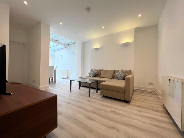 Apartment for rent in London Borough of Hammersmith and Fulham, Greater London