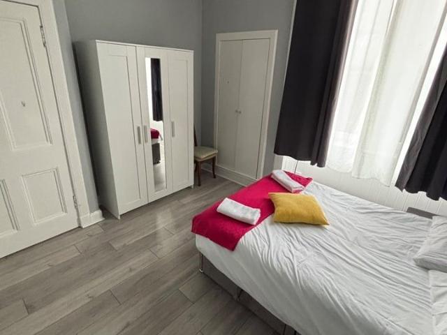 Apartment for rent in Mayfield, Newington