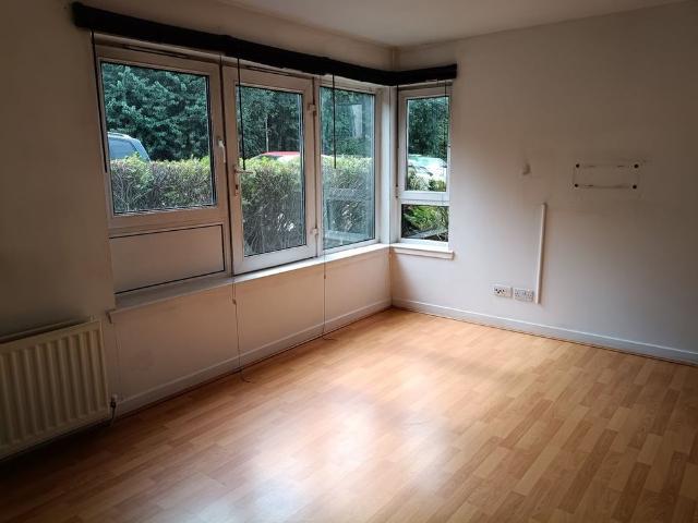 Apartment for rent in Wardie, Trinity