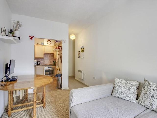 Apartment for rent in London Borough of Lewisham, Forest Hill