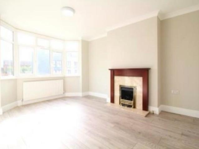 Apartment for rent in Lane, Greater London