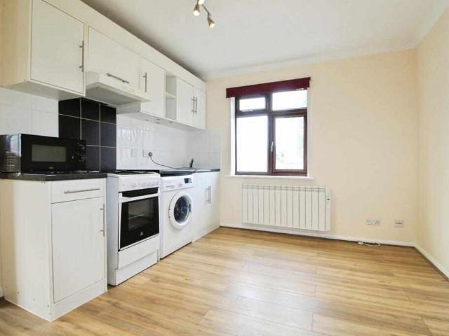 Flat for sale in London, Isle Of Man