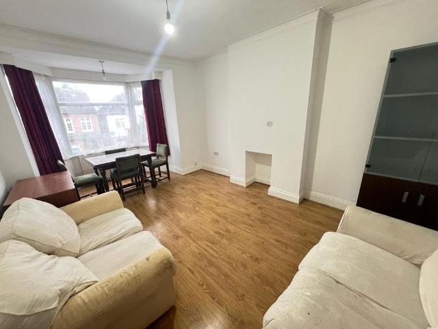 Apartment for rent in Greenhill, Greater London