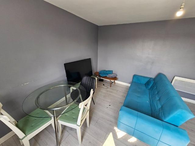 Apartment for rent in Lane, Greater London