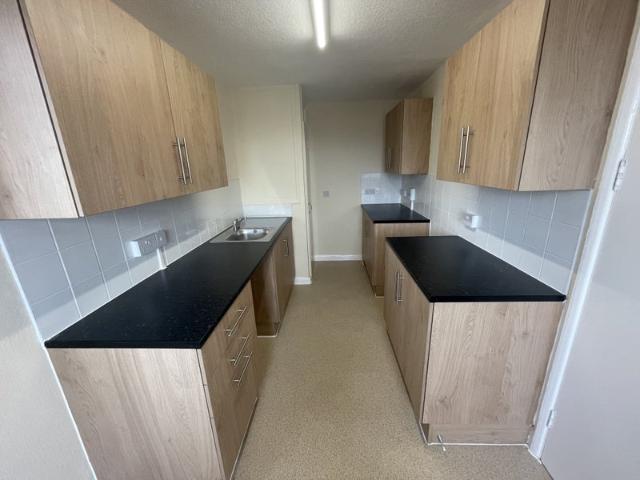 Apartment for rent in Queen's Park, Greater London