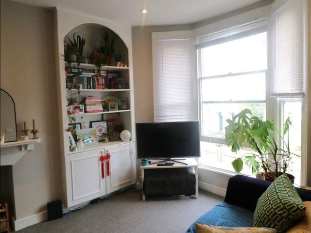 Apartment for rent in Blenheim Gardens Estate, Greater London
