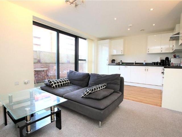 Apartment for rent in Newtown, Reading