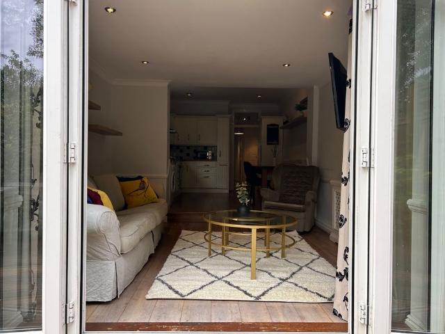 Apartment for rent in Fulham, Cat Hill