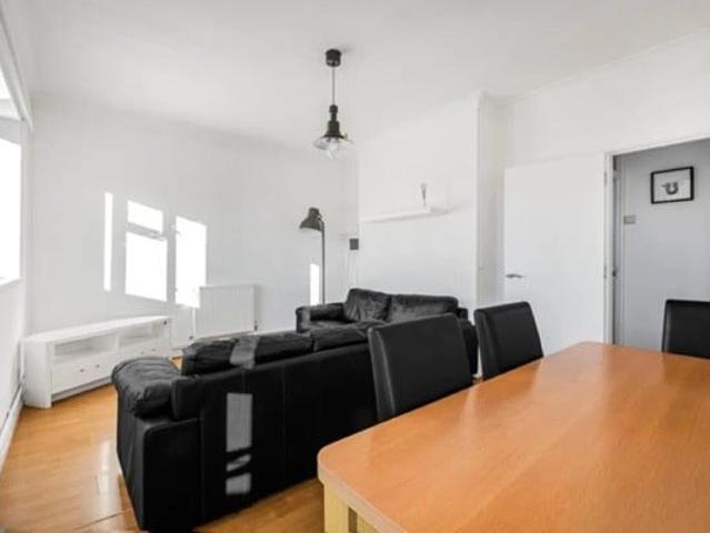 Apartment for rent in Mercator Estate, Greater London