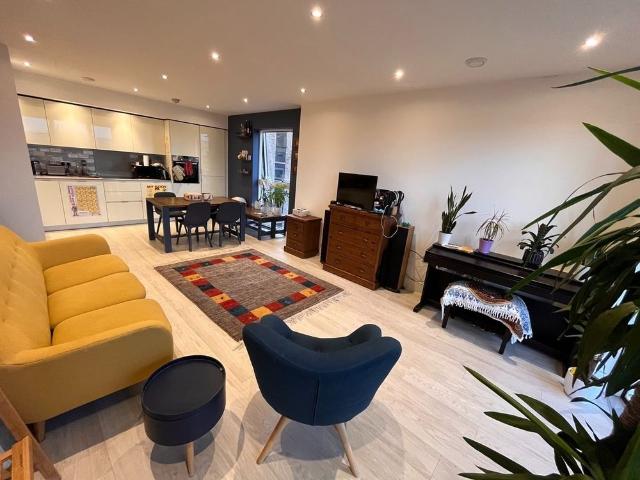Apartment for rent in Greenhill, Greater London