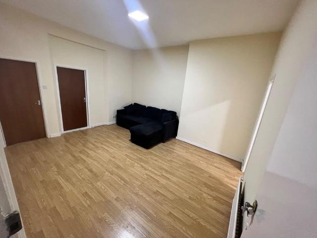 Apartment for rent in Gants Hill, Greater London