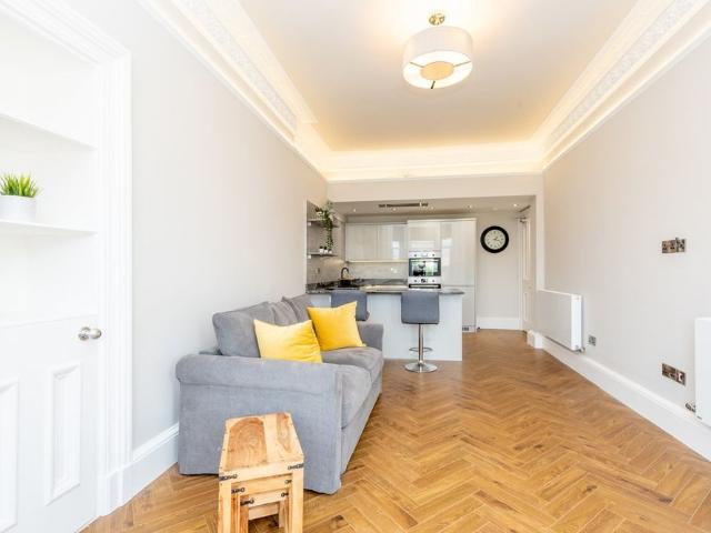 Apartment for rent in Mayfield, Newington