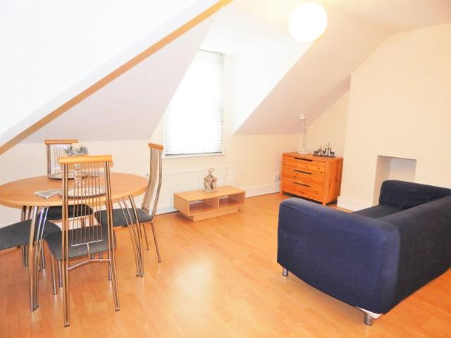Apartment for rent in London Borough of Merton, South Wimbledon
