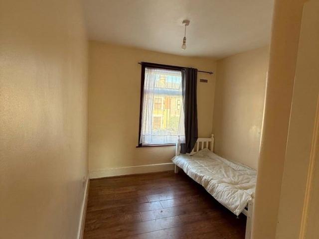 Apartment for rent in Gants Hill, Greater London