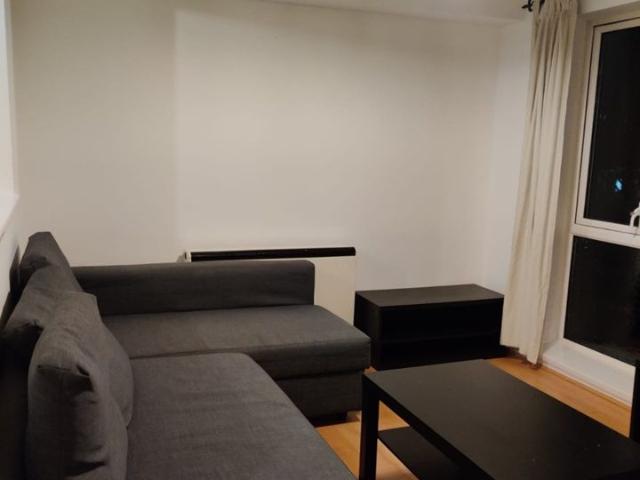 Apartment for rent in London Borough of Croydon, Waddon