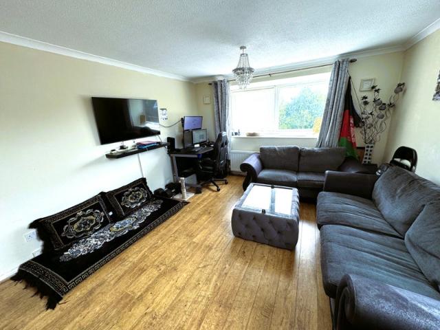 Apartment for rent in Little Heath, Greater London