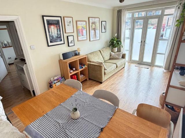 Apartment for rent in Bromley-by-Bow, Bow