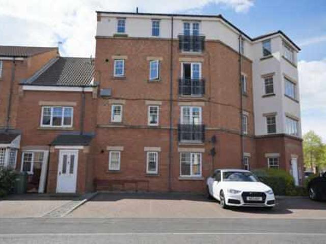 Flat for sale in E8, London