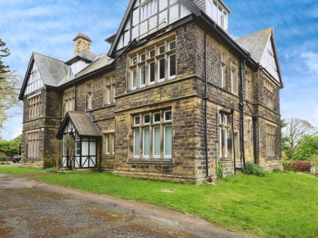 Apartment for rent in Lady Wood, Leeds