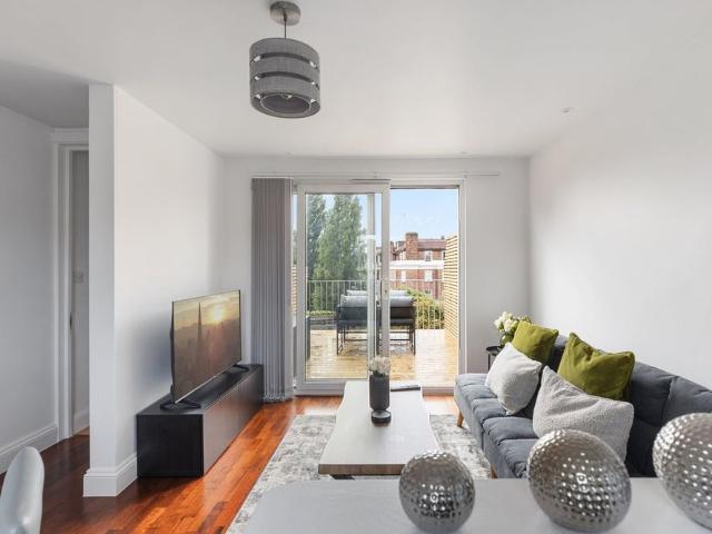 Apartment for rent in Golders Green, Isle Of Man