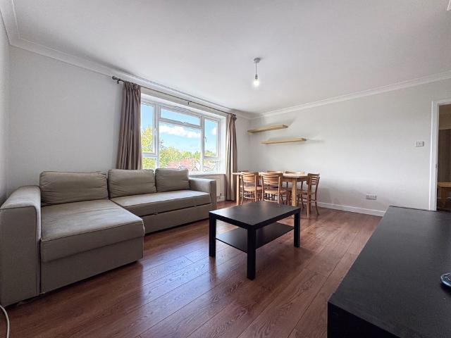 Apartment for rent in New Southgate, Greater London
