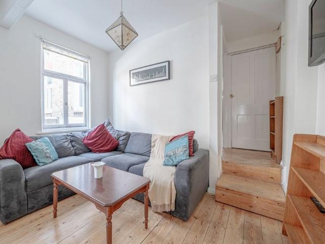 Apartment for rent in Earlsfield, Greater London