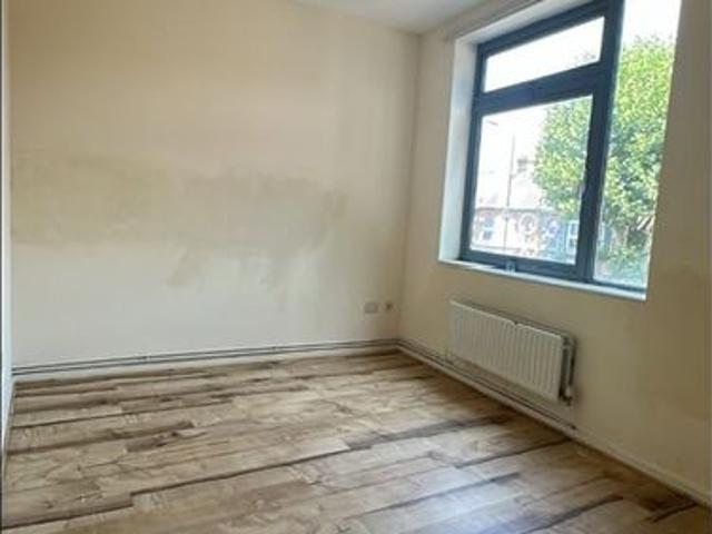 Apartment for rent in Manor Park, Greater London