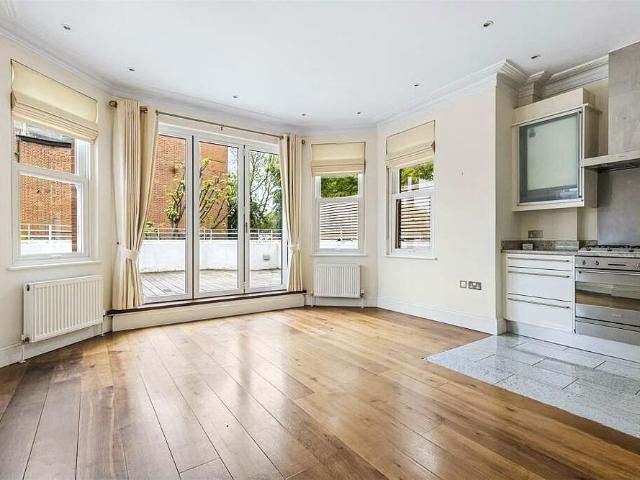 Apartment for rent in Belsize Park, Greater London