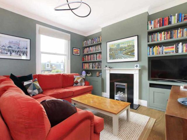 Flat for sale in SW11, London