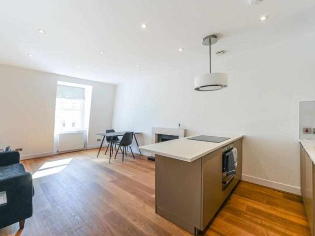 Flat for sale in SW7, London