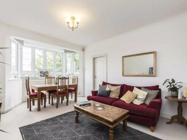 Apartment for rent in Earlsfield, Greater London
