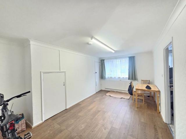 Apartment for rent in South Tottenham, Isle Of Man