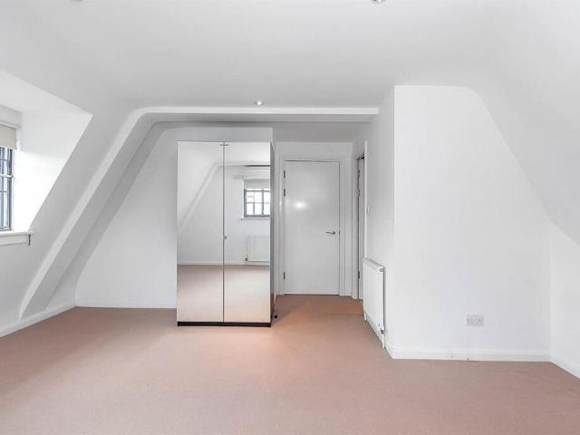 Apartment for rent in Chalk Farm, Greater London