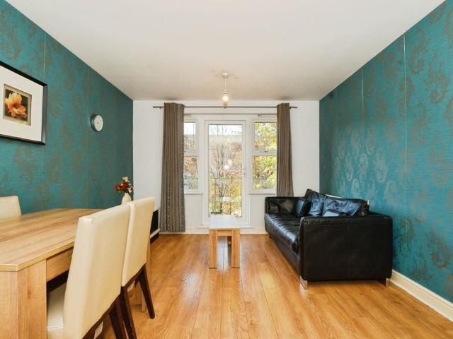 Apartment for rent in Lane, Greater London