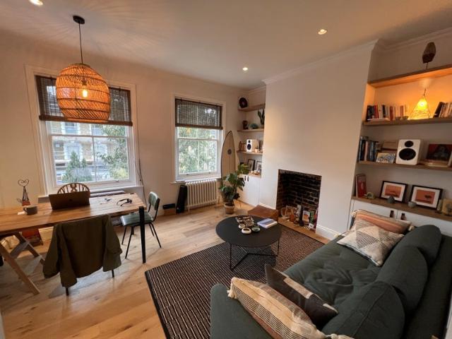 Apartment for rent in Shacklewell, Greater London