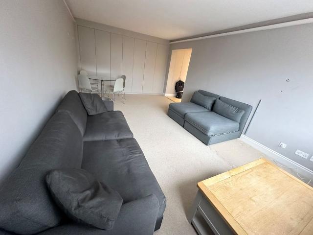 Apartment for rent in Paddington, Isle Of Man