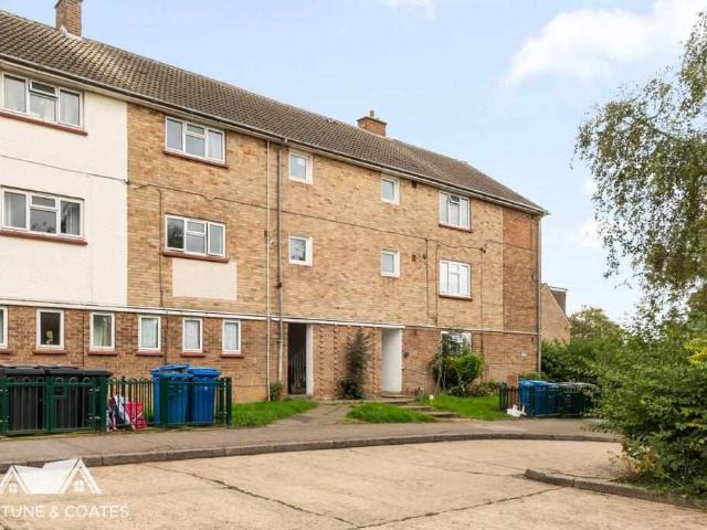 Flat for sale in Netteswell, Harlow